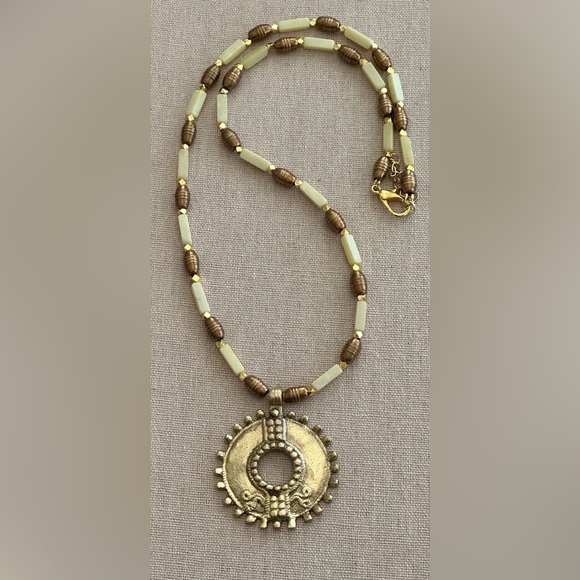 28 inch Mixed bead Necklace NWOT - Picture 3 of 7